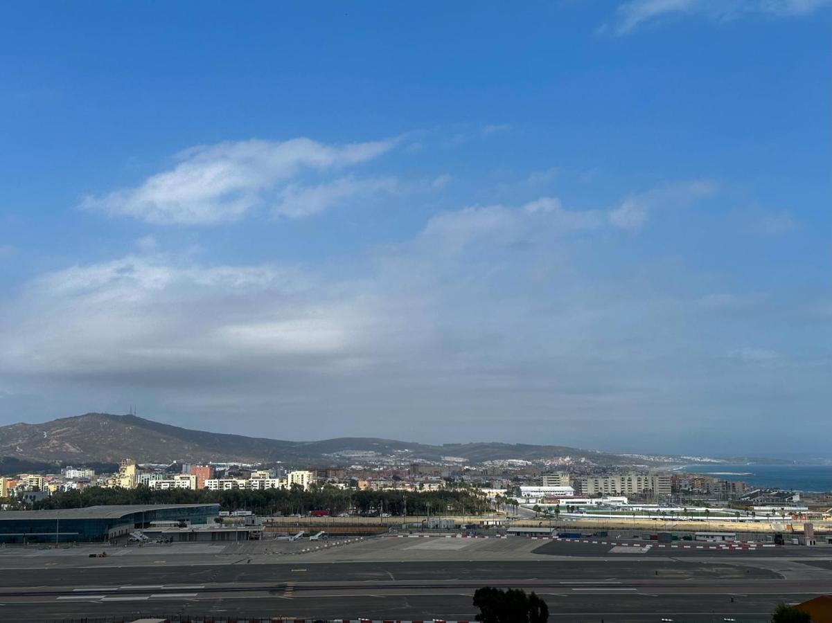 Top Floor Studio - The Hub Gibraltar - Self Catering Extérieur photo